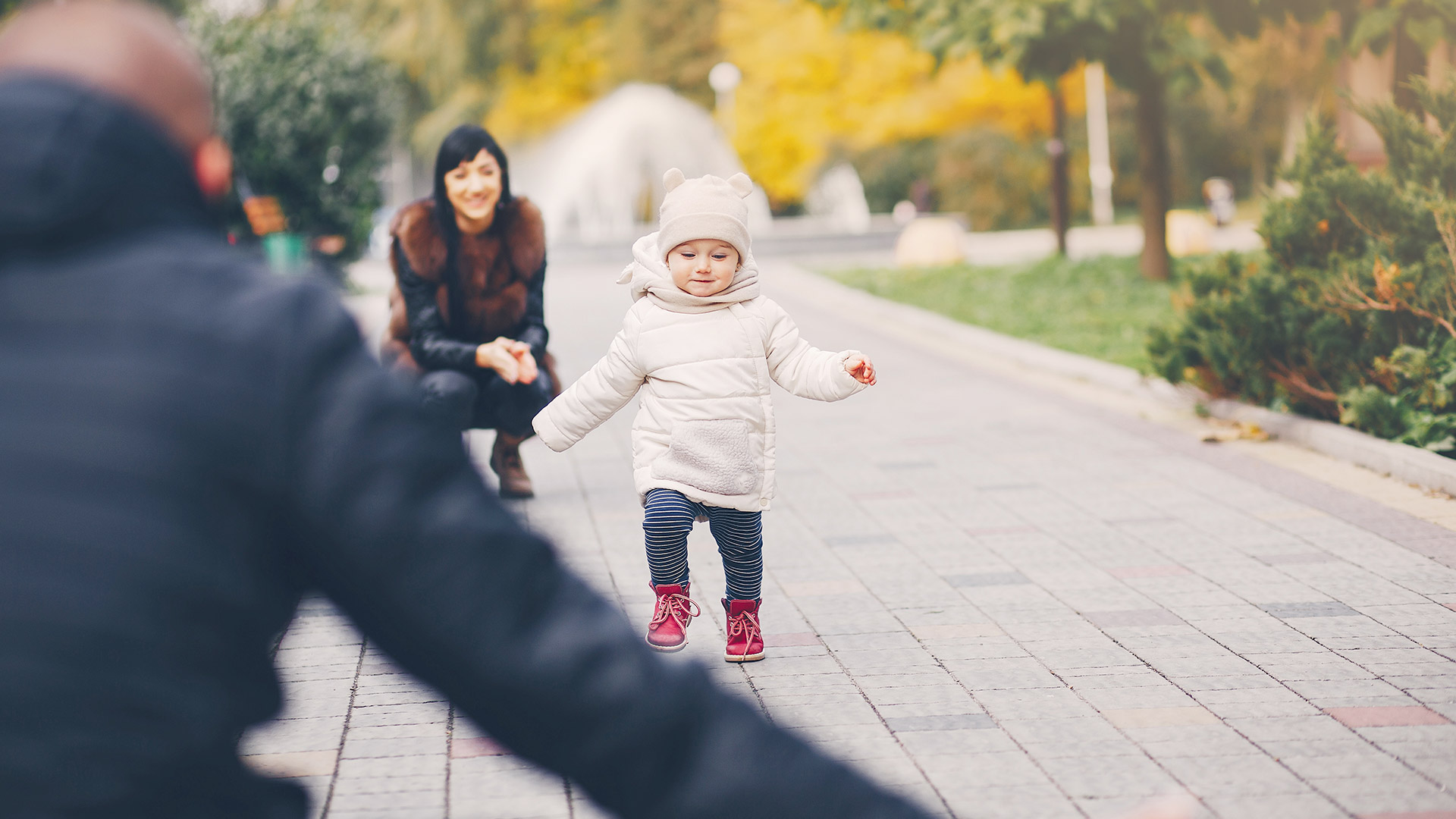 Gehen: die ersten Schritte des Babys